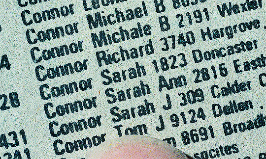 Extrait de Terminator : l'annuaire listant les Sarah Connor